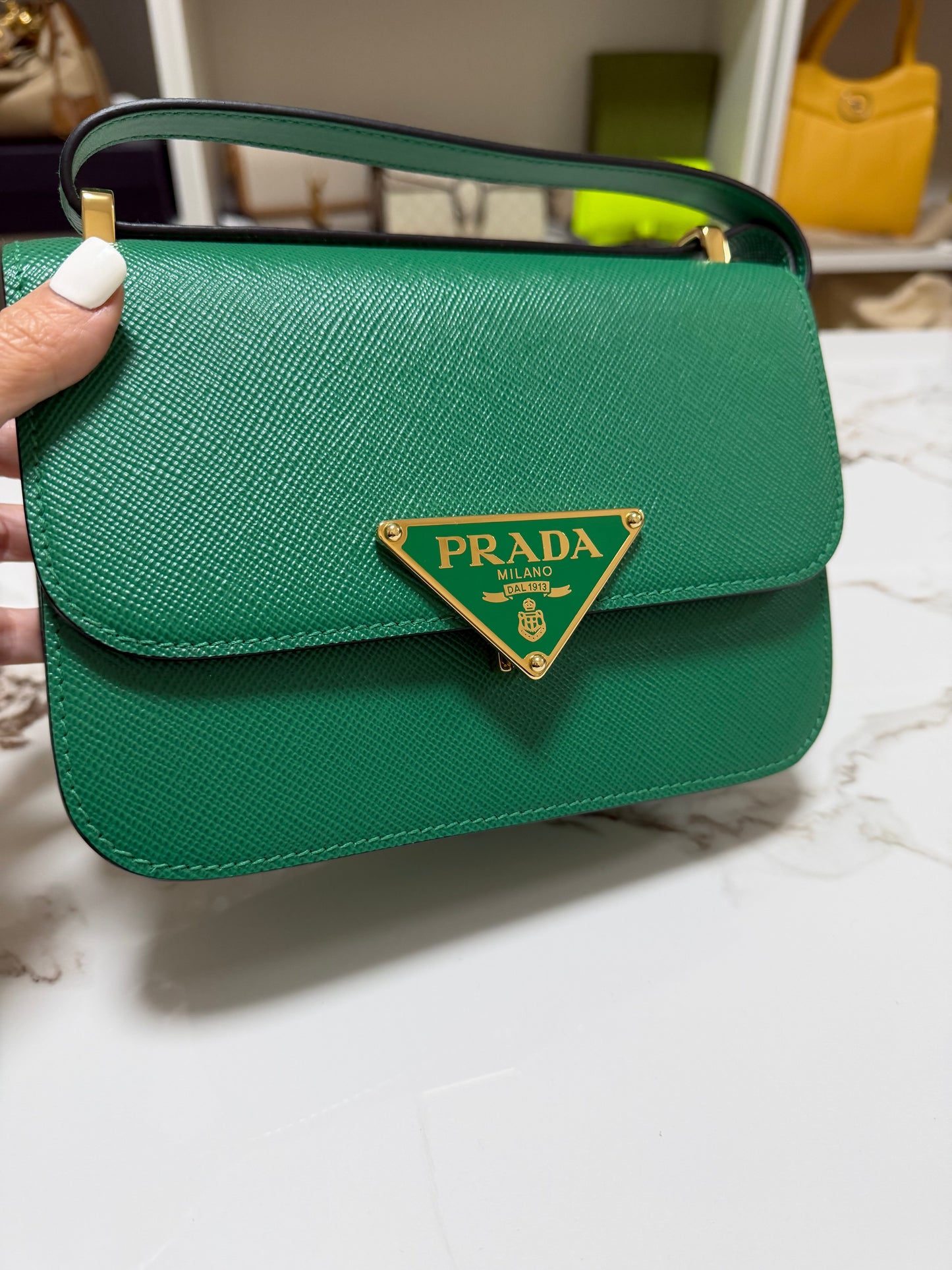 PRADA Borsa a spalla in Saffiano con pattina