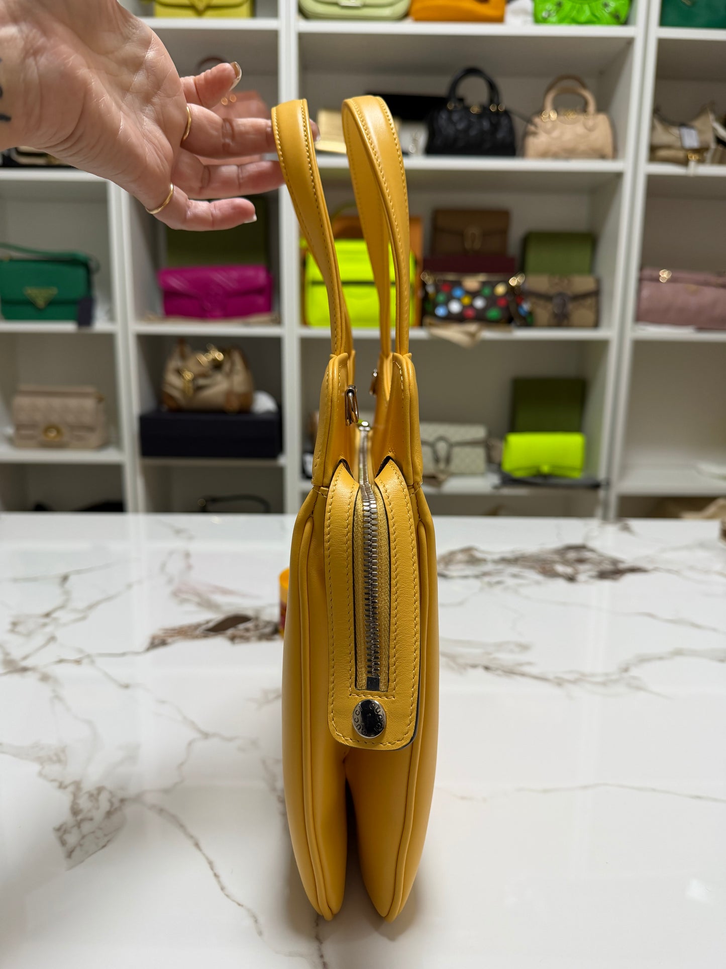 GUCCI borsa petite gg piccola a spalla in pelle giallo