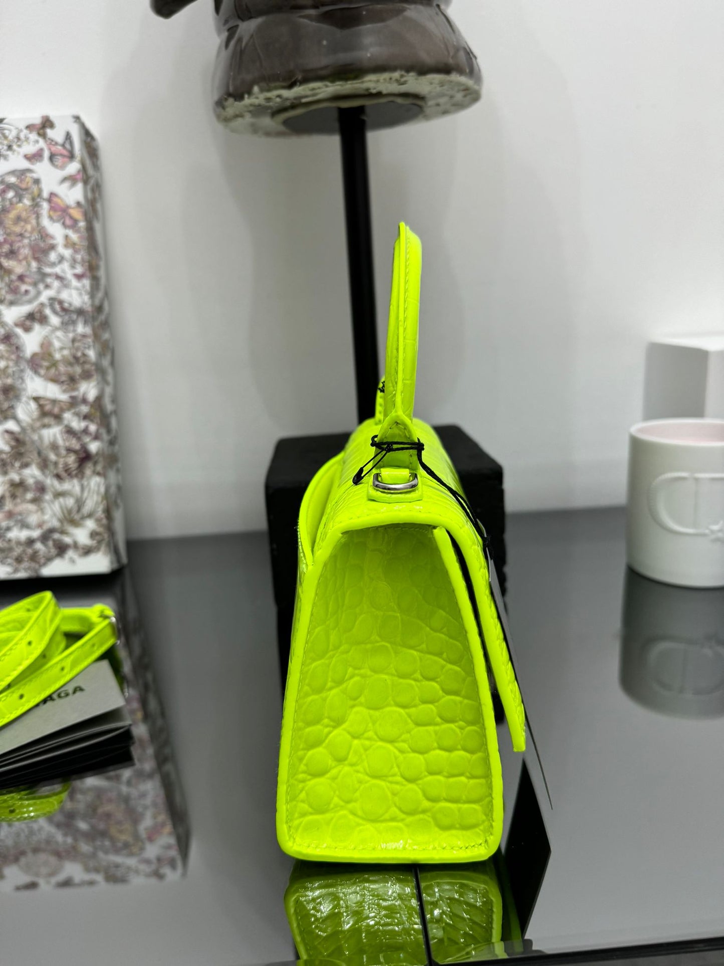 Borsa a mano Hourglass con effetto coccodrillo giallo fluo
