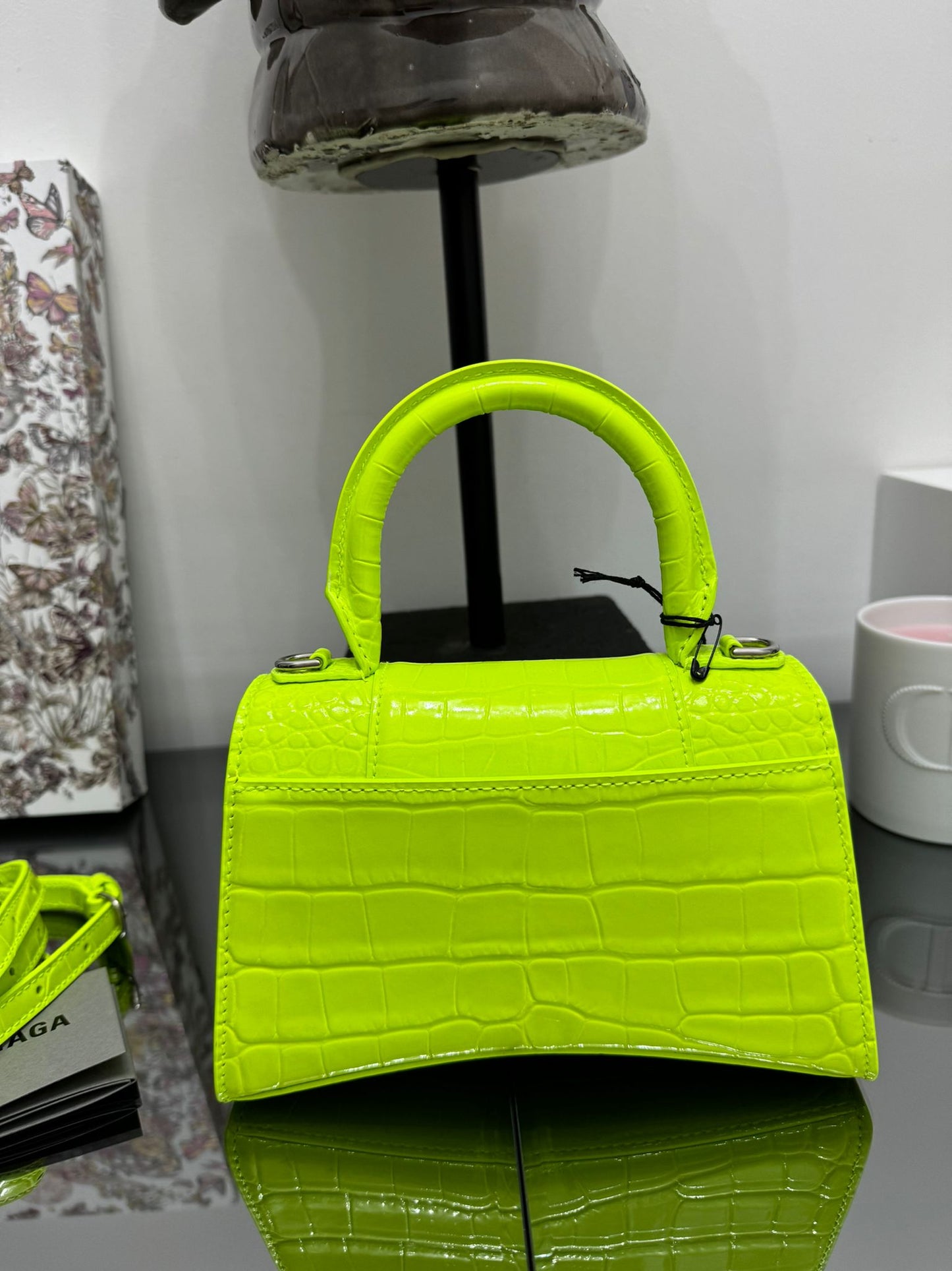 Borsa a mano Hourglass con effetto coccodrillo giallo fluo