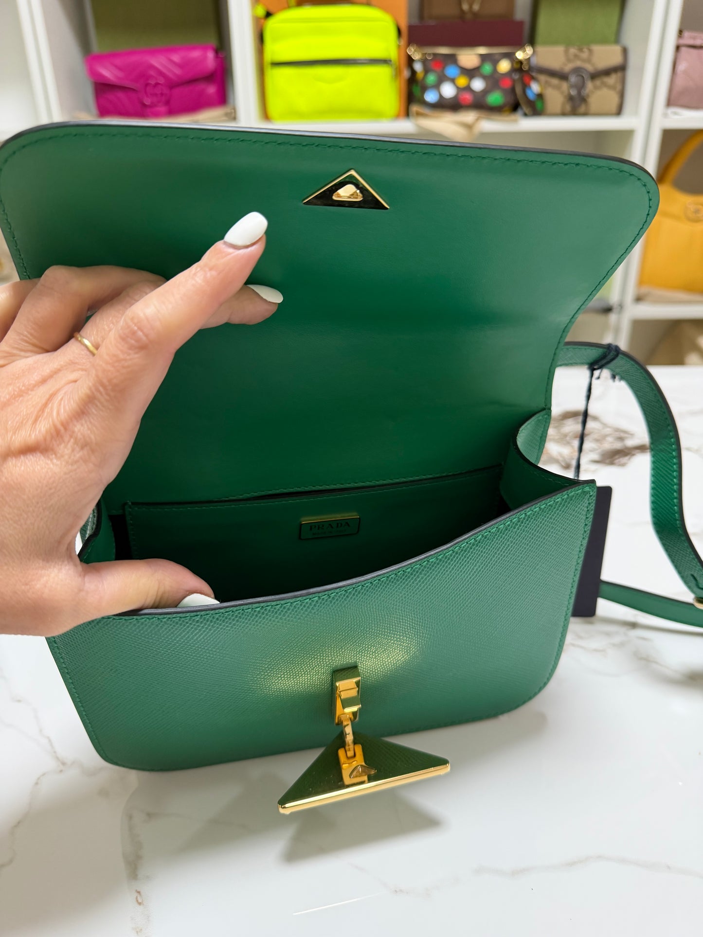 PRADA Borsa a spalla in Saffiano con pattina