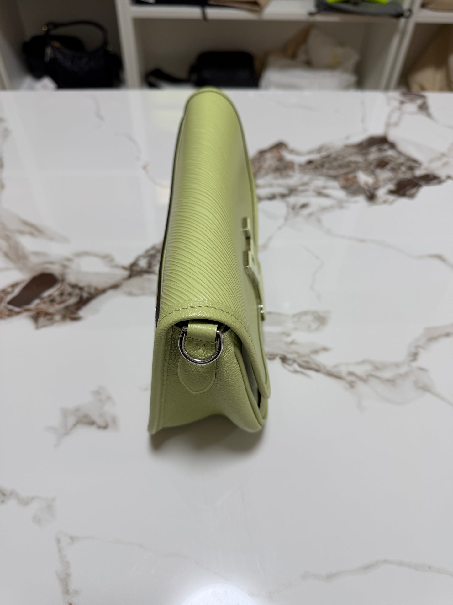 Louis Vuitton borsa buci a spalla in pelle Epi verde