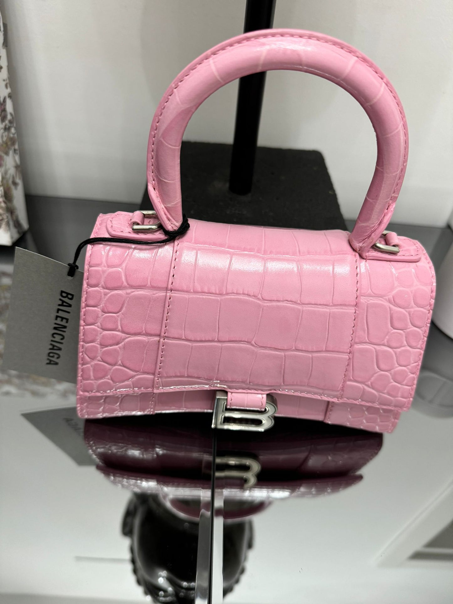 Borsa a mano Hourglass con effetto coccodrillo rosa