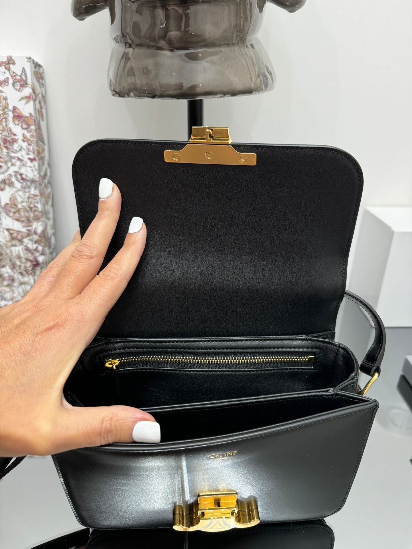 TEEN TRIOMPHE BAG IN BLACK POLISHED CALFSKIN