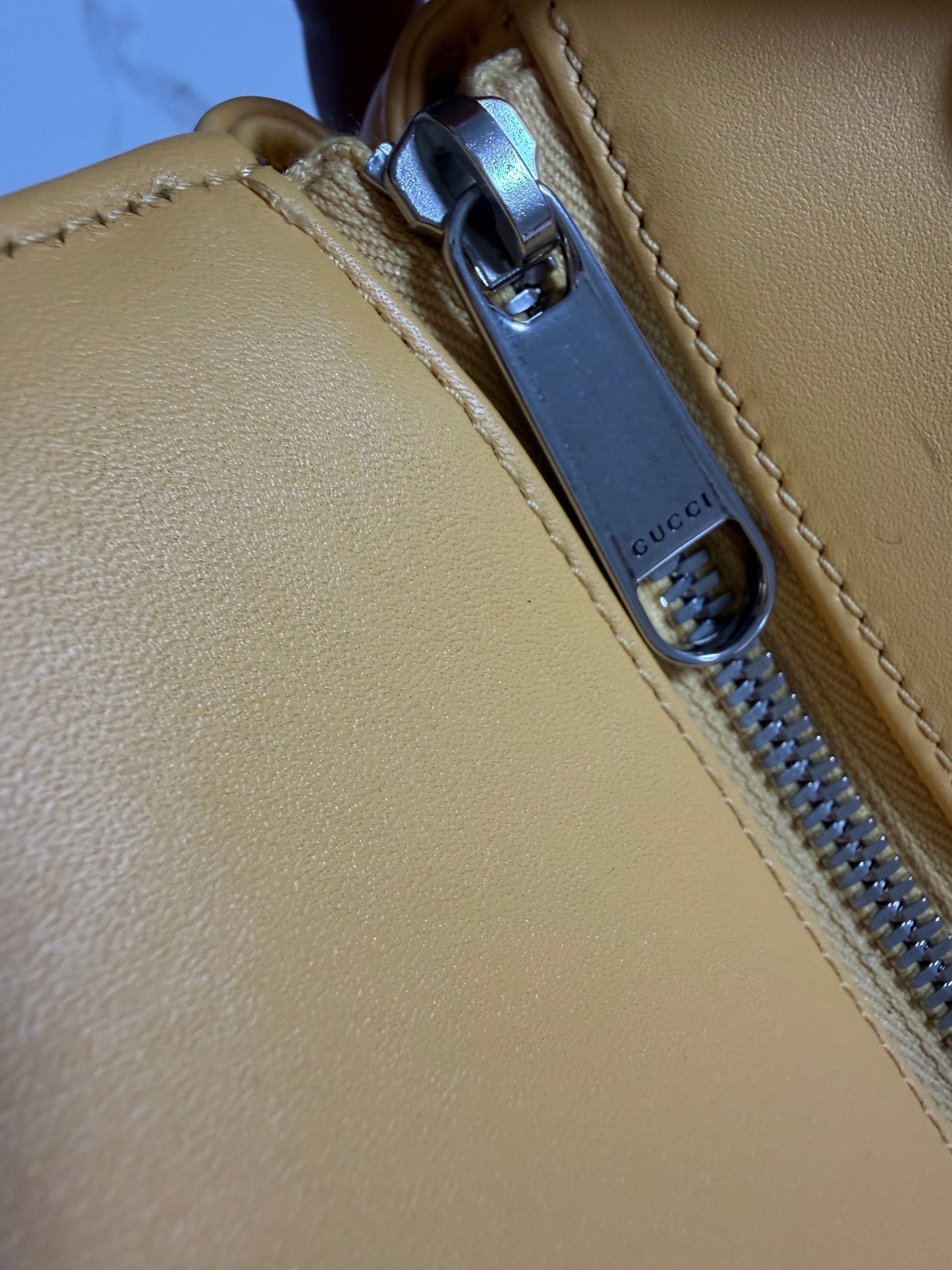 GUCCI borsa petite gg piccola a spalla in pelle giallo