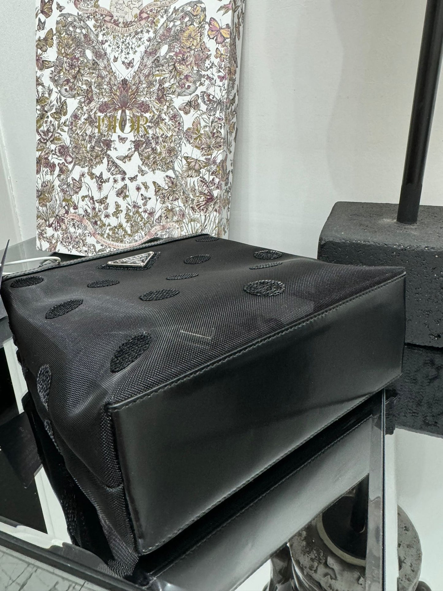 Small bag in mesh and leather with black sequins