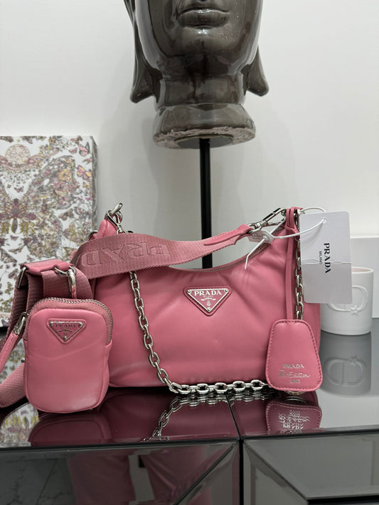 Re-Edition Padded Shoulder Bag Pink