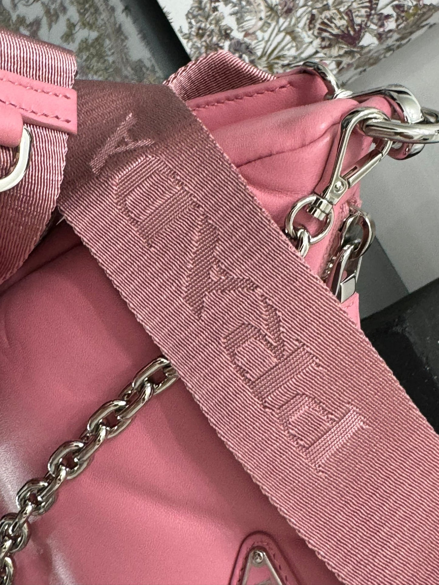 Borsa a spalla imbottita Re-Edition rosa