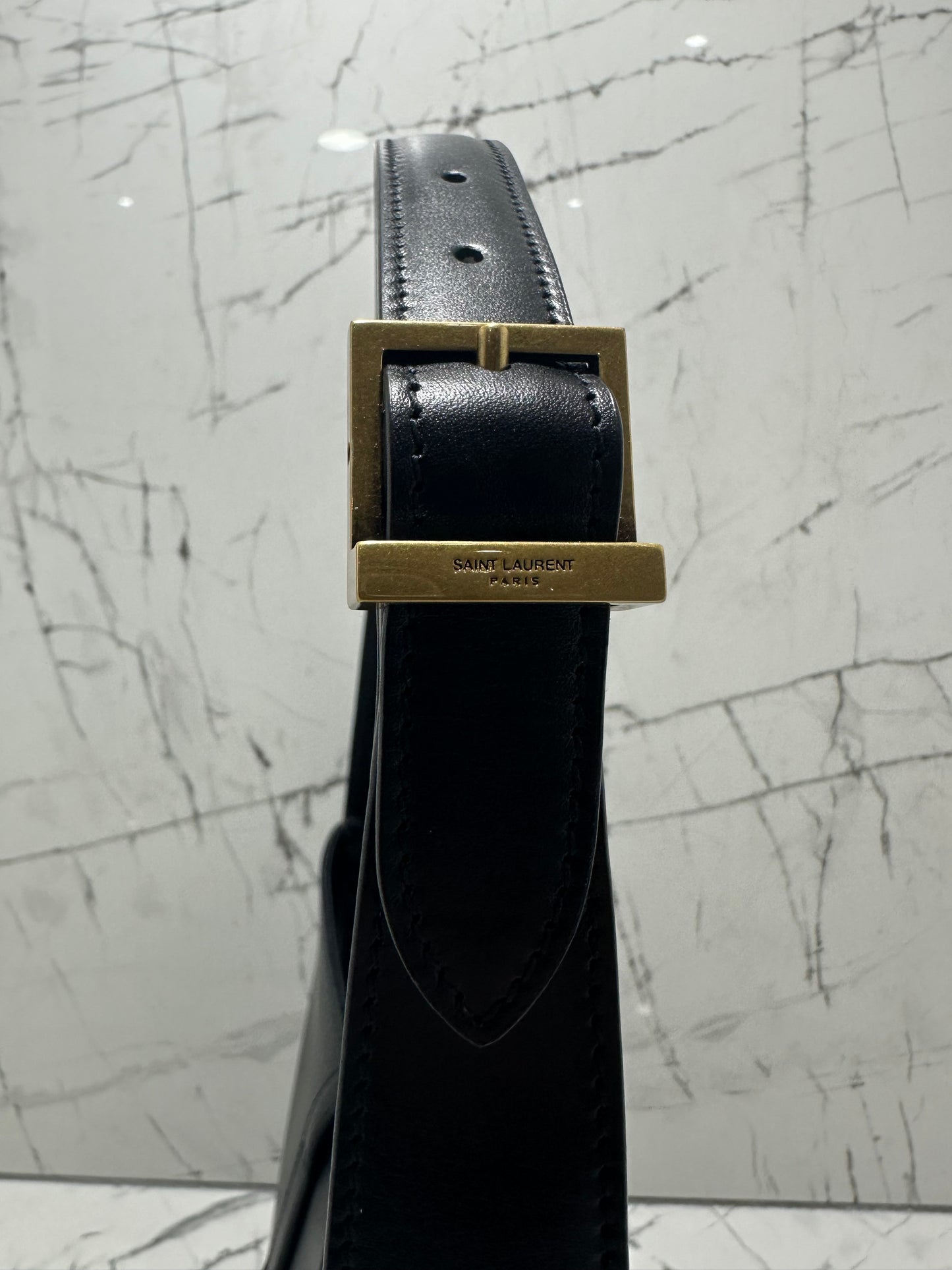 WOMEN'S BAG LE 5 À 7 IN BLACK SMOOTH LEATHER