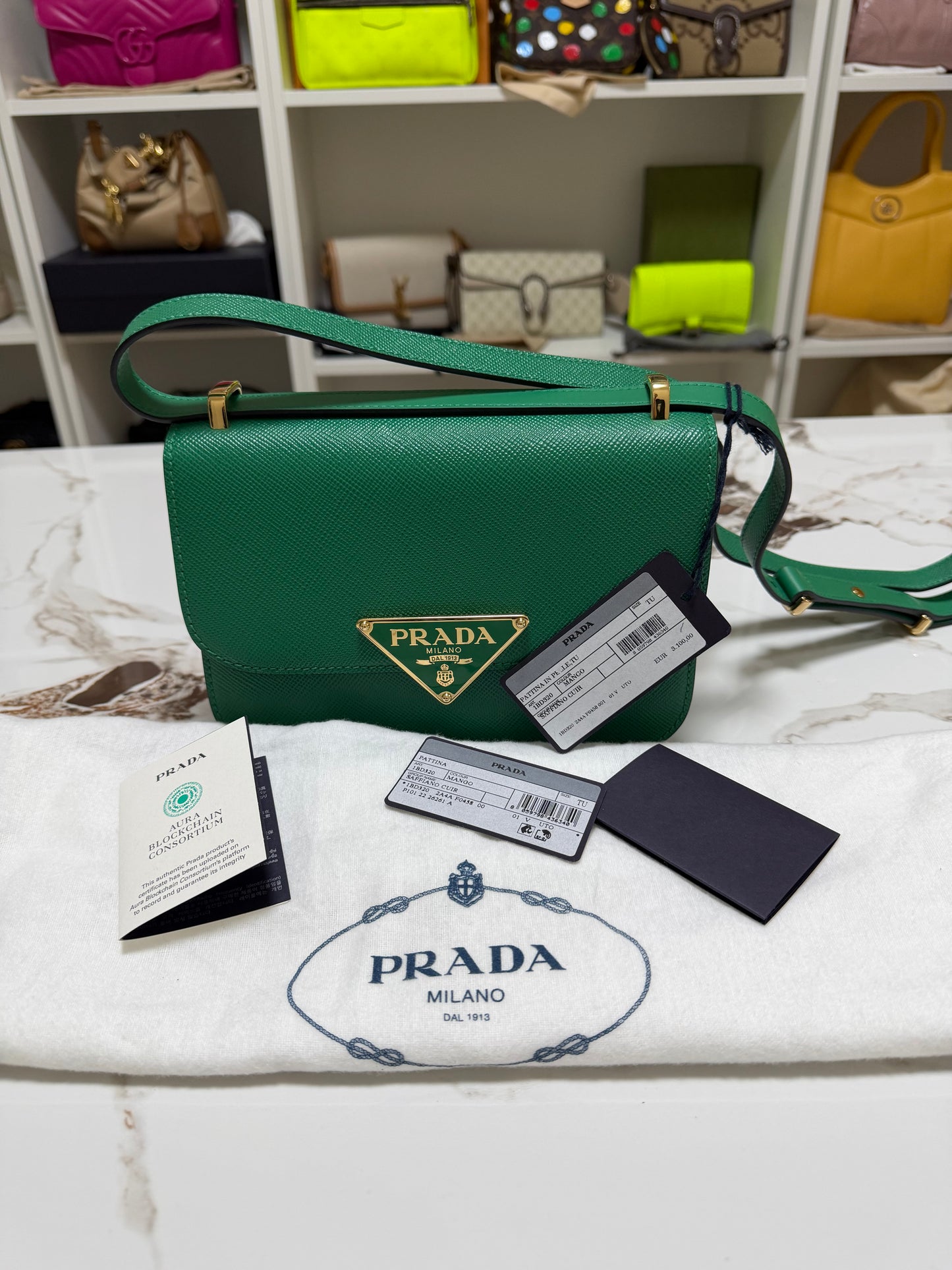 PRADA Borsa a spalla in Saffiano con pattina