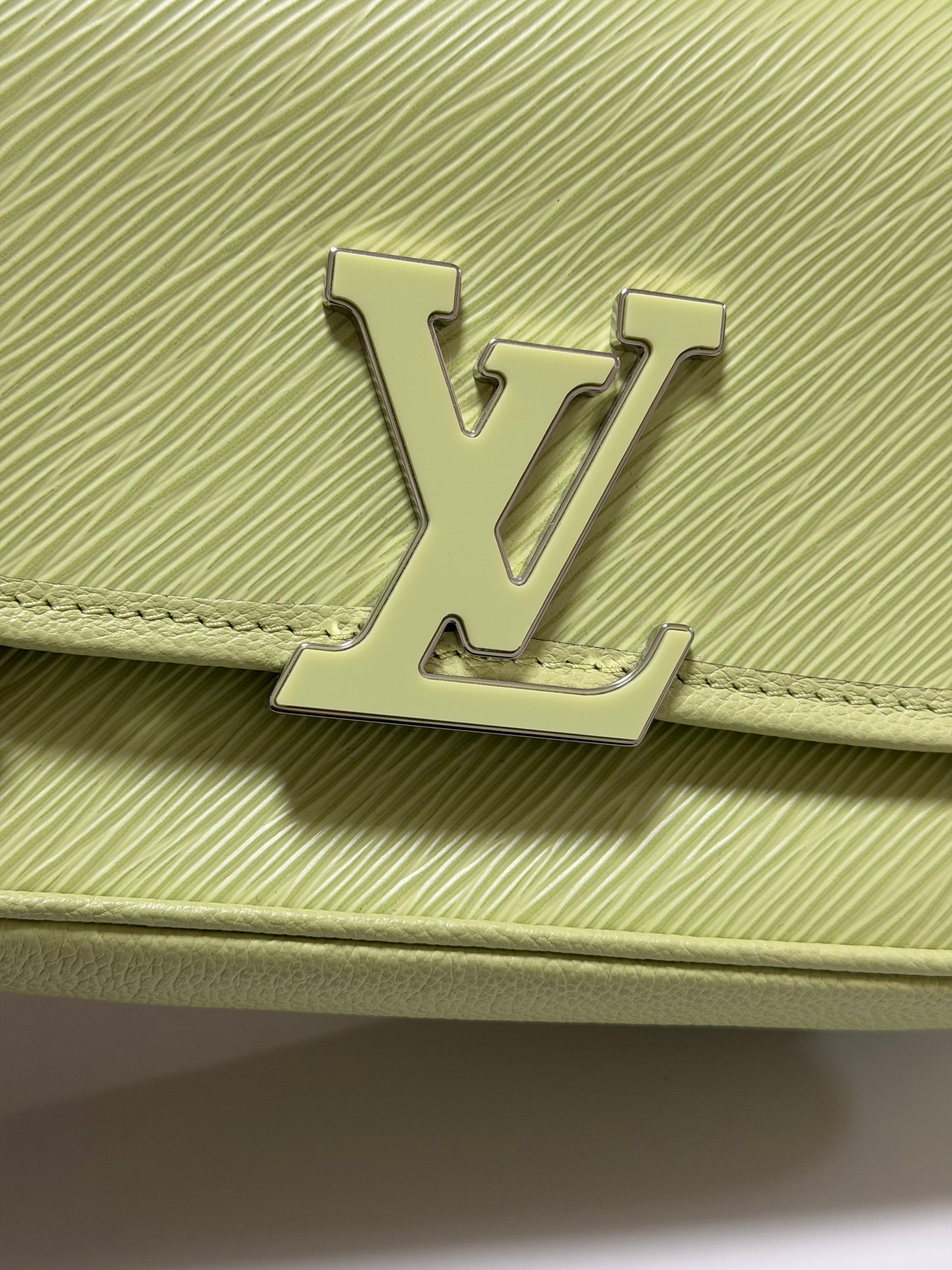 Louis Vuitton borsa buci a spalla in pelle Epi verde