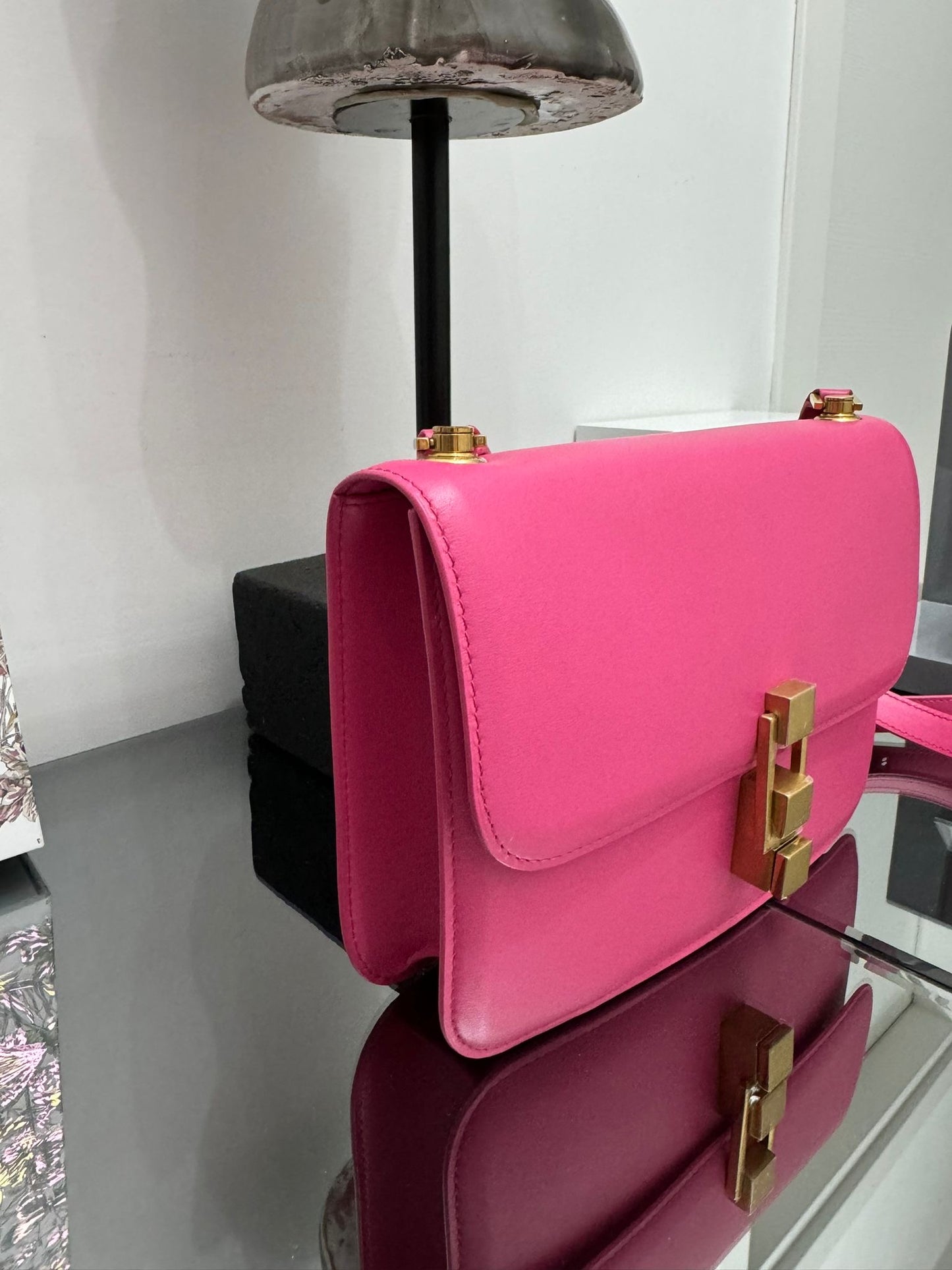 Carré leather shoulder bag fuchsia