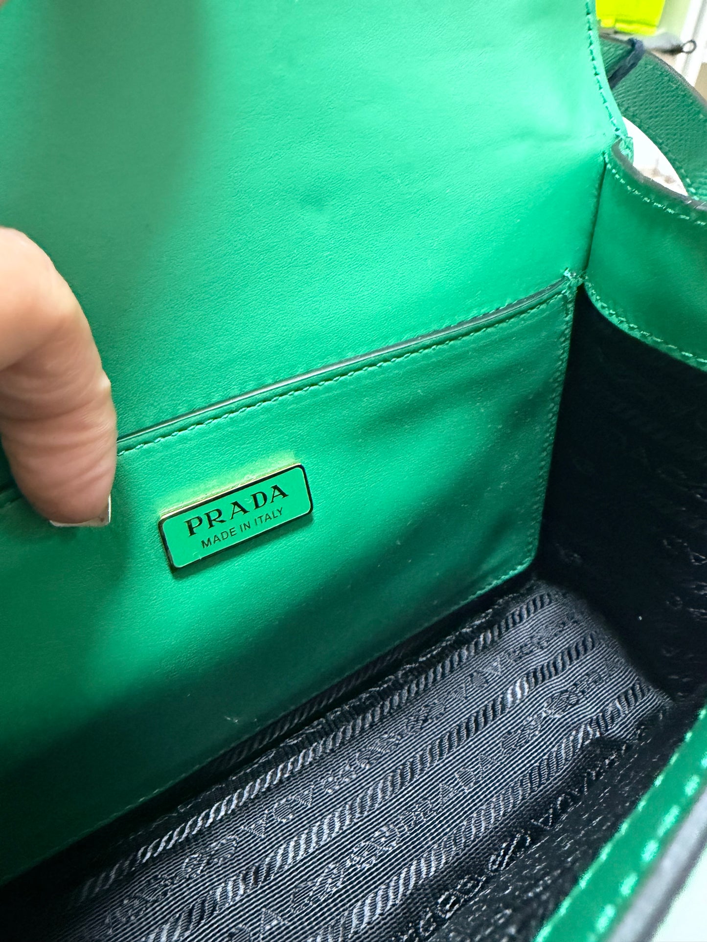 PRADA Borsa a spalla in Saffiano con pattina